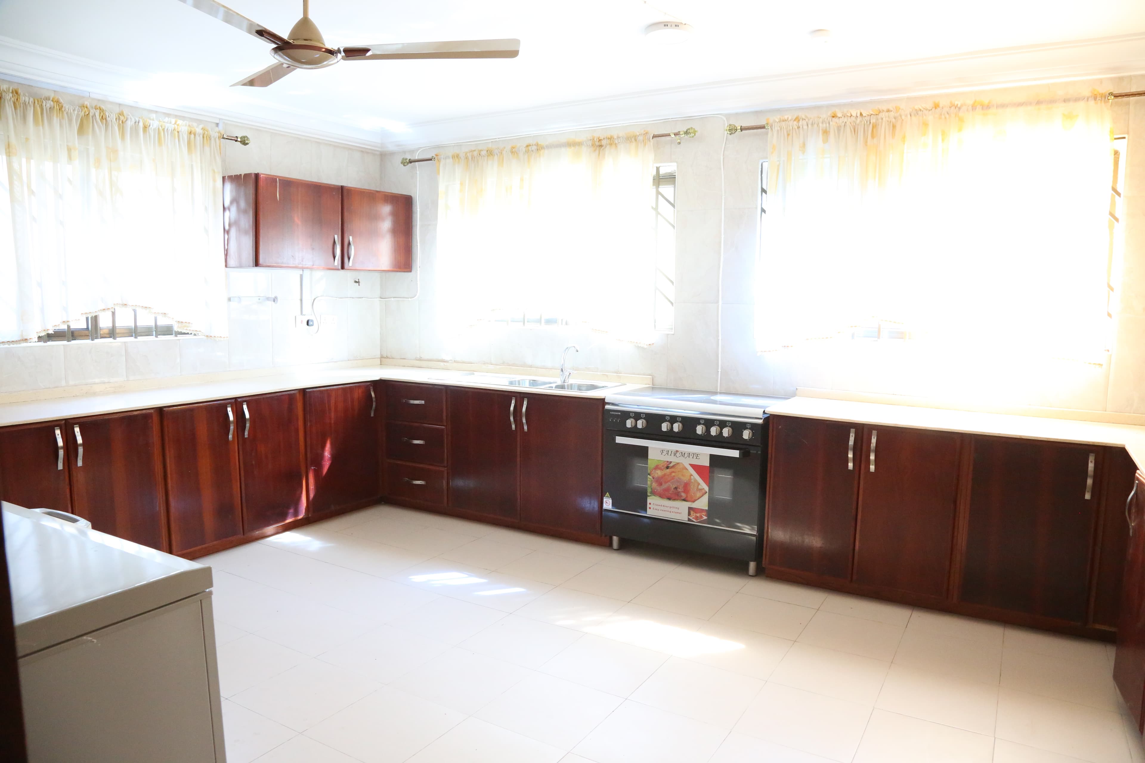 Fitted guest kitchen