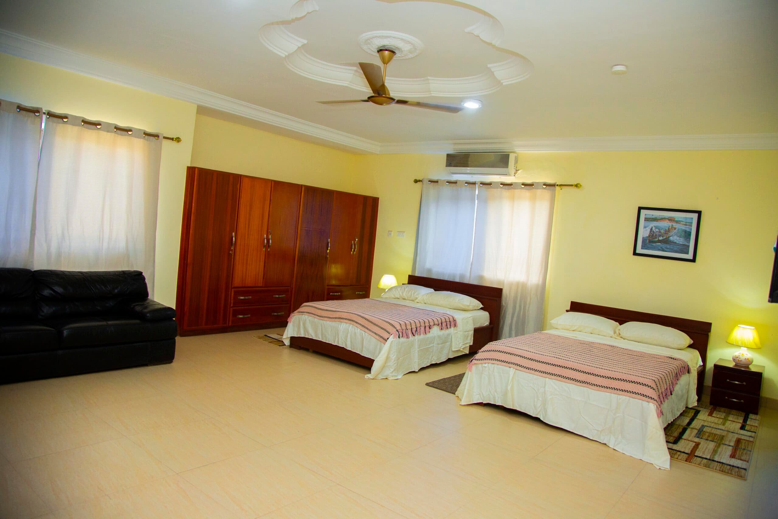 Twin bedroom at Yaakwah Lodge